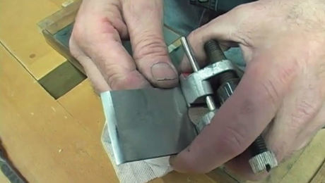 How To Sharpen A Chisel Incredibly Sharp For $25 / Scary Sharp Sharpening  Method For Chisels 
