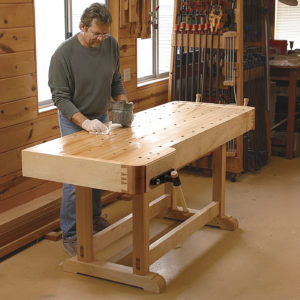 Plans for traditional and modern sturdy workbench for woodworking