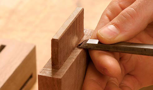Perfect Mortise and Tenon Joint using undercutting; paring the shoulder of the tenon