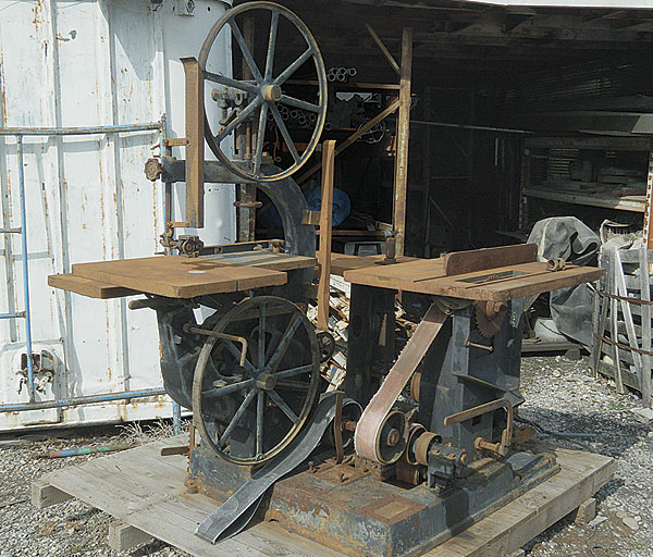 1923 Crescent Universal Wood-Worker (Model No. 108) before refurbishing; vintage machinery; old machine rehab resources; before and after photos