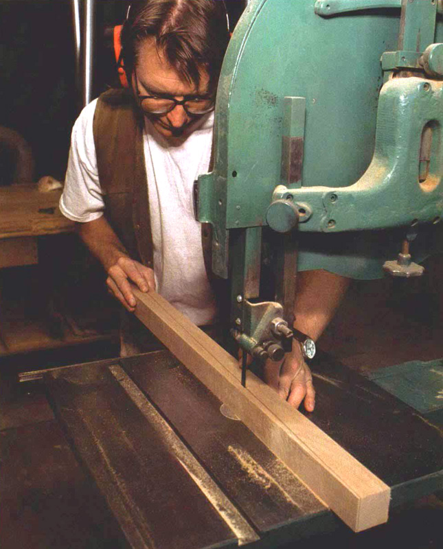 how to cut tapered legs on the bandsaw