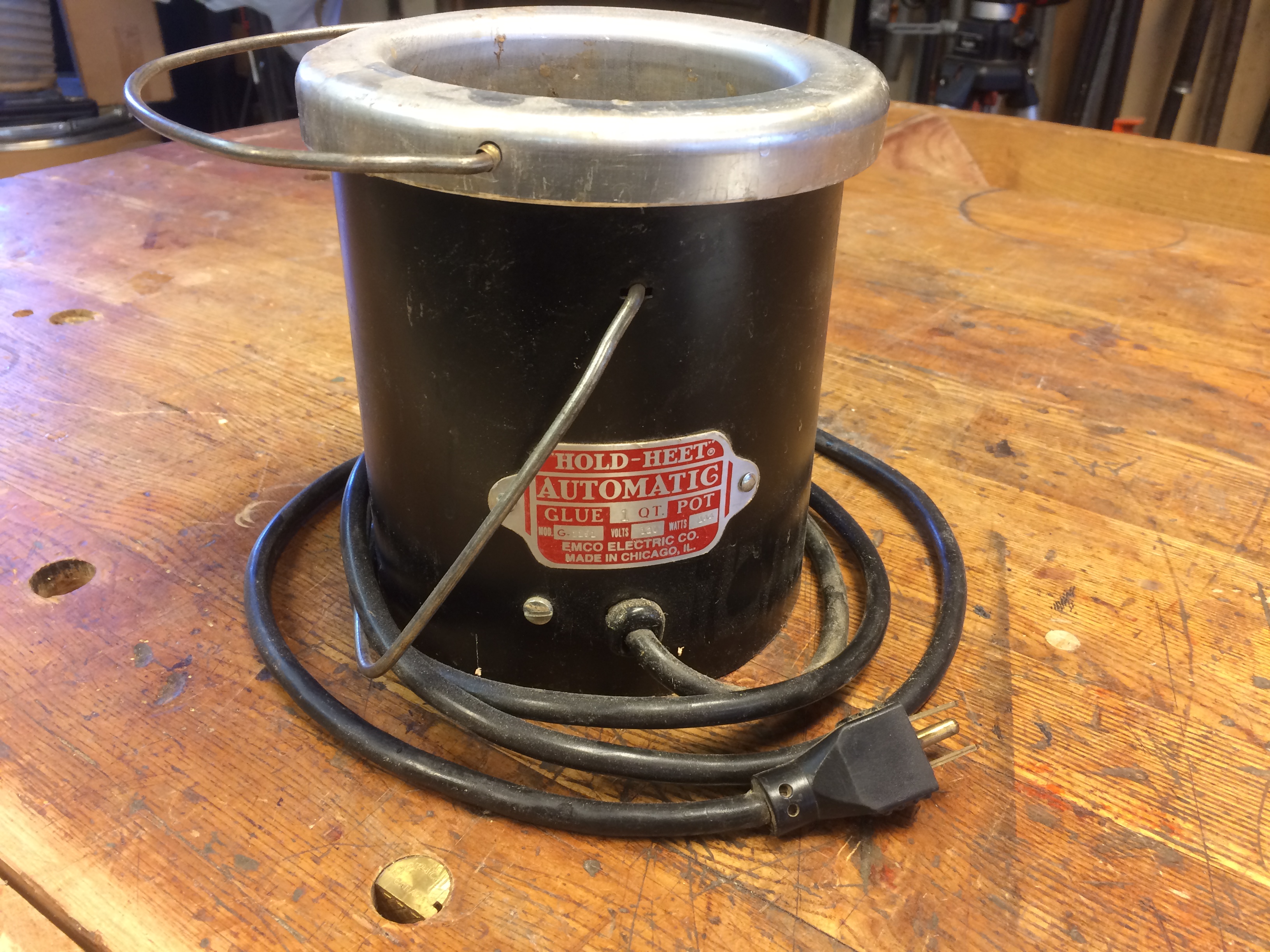MusiCaravan Hot Glue Pot and Warmer Combo - 1/2 Pound of Hide glue