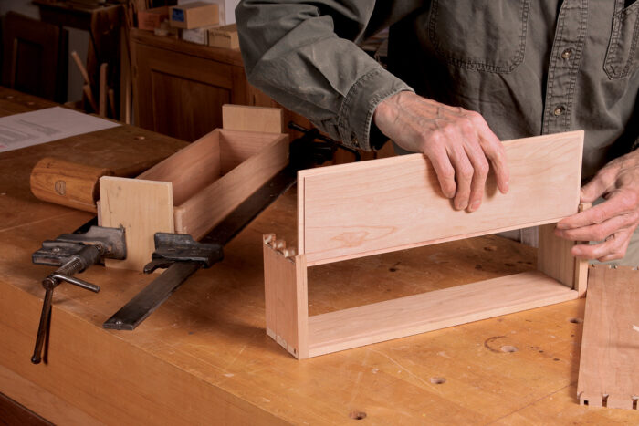 stand drawers assembly