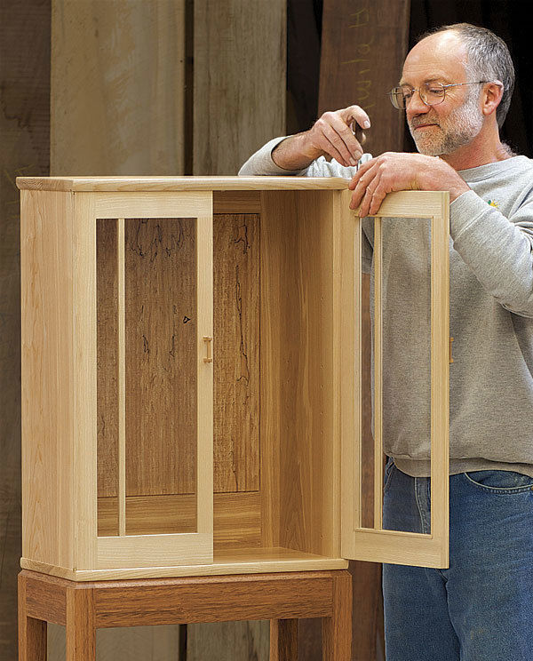 How to Make a Standing Picture Frame - FineWoodworking
