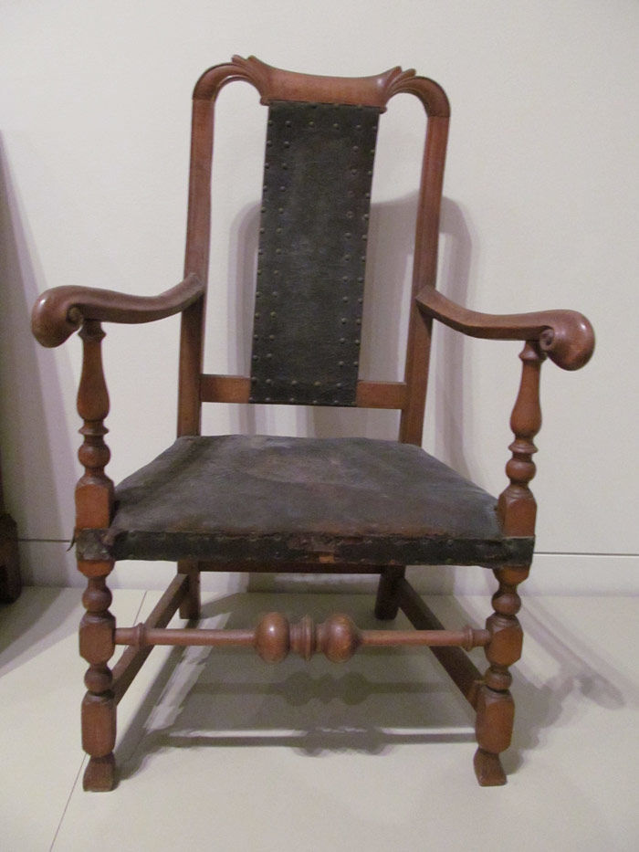 bull chair from yale art gallery