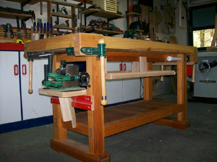 how thick should a woodworking bench top be? 2