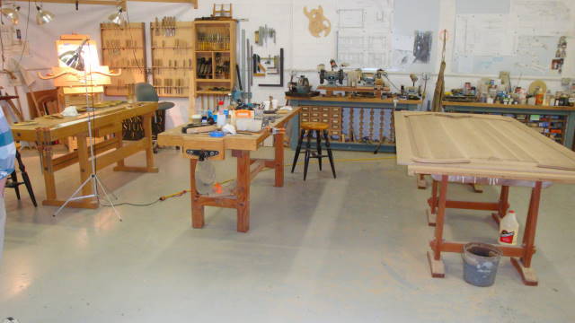 Modern Computer Desk with Integrated Cable Management - by Ron Stewart @  LumberJocks.com ~ woodworking community