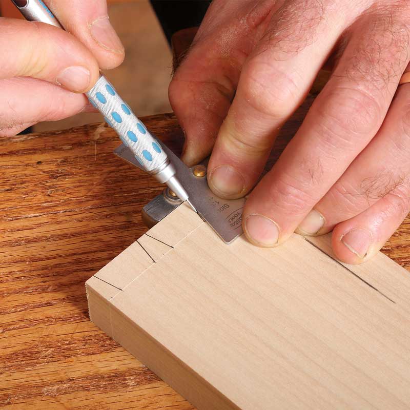 Dovetail gauge is simple and fast