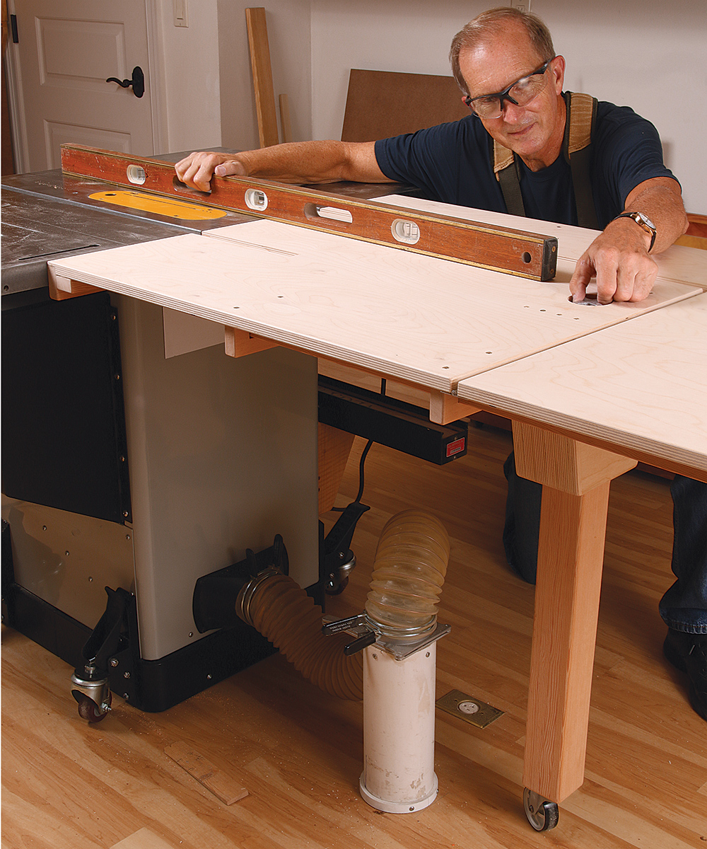 outfeed table height adjustment