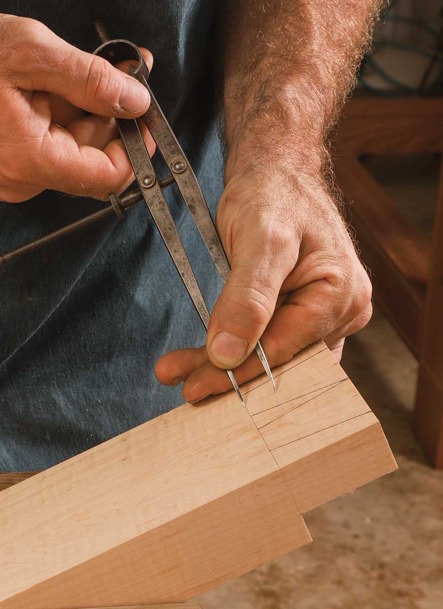 Dimensions of the double dovetail. Use dividers to find 1⁄3 of the length of the tails; that is where the baseline of the small pin sockets will fall.